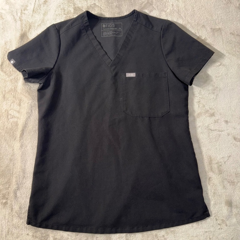 FIGS Technical Collection Casma Scrub Top Black V-Neck One Pocket FW1000 XS